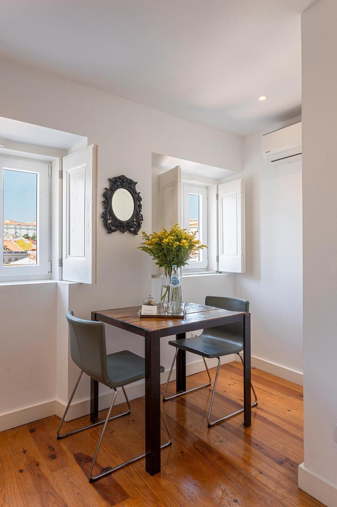 54 Santa Catarina Apartments Lisboa Ngoại thất bức ảnh